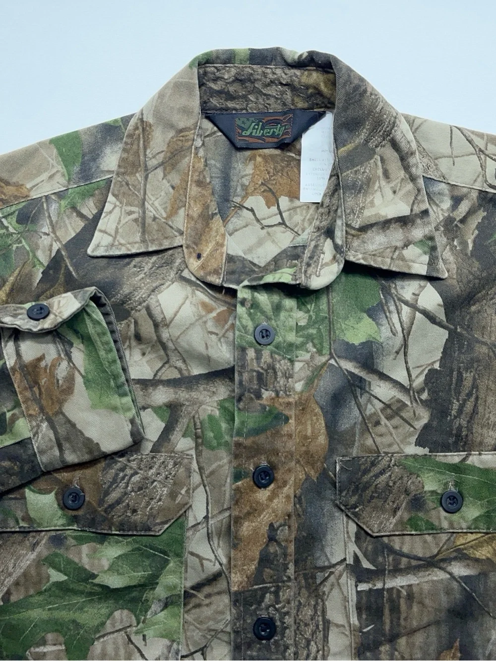 Liberty Realtree Hardwoods Camo Shirt Mens Size Medium Long Sleeve Button Up - Picture 14 of 14